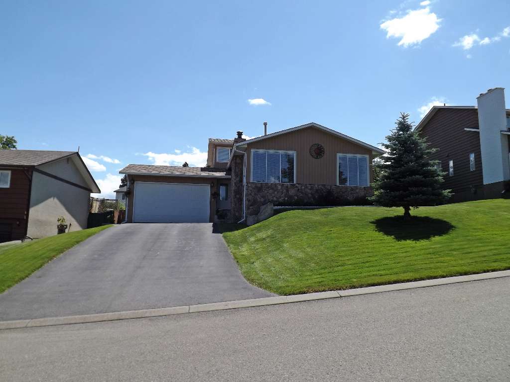 Kamloops Home For Sale 303 Robson Drive, Sahali, B.C. 434,900