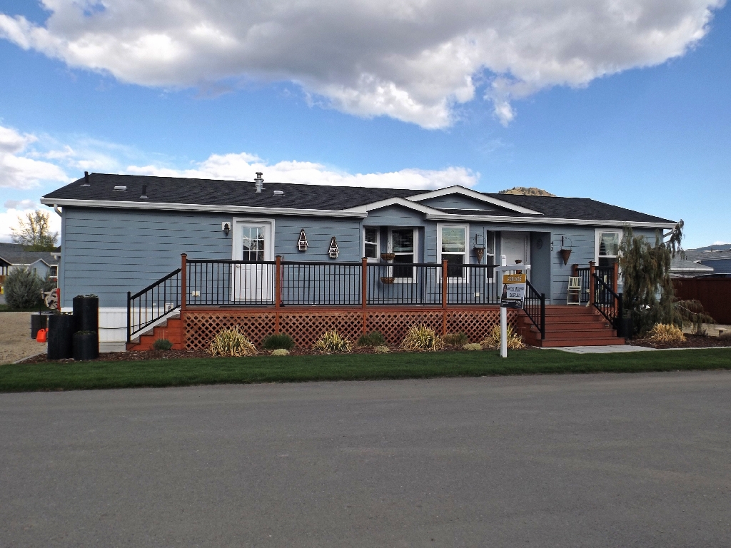 Kamloops Home For Sale 431263 Kootenay Way, Windchimes Mobile Home