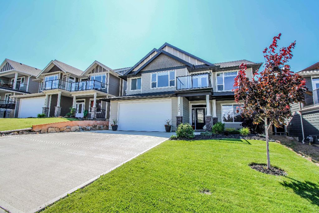 New Listing 2294 Linfield Drive, Aberdeen, Kamloops, BC 524,500