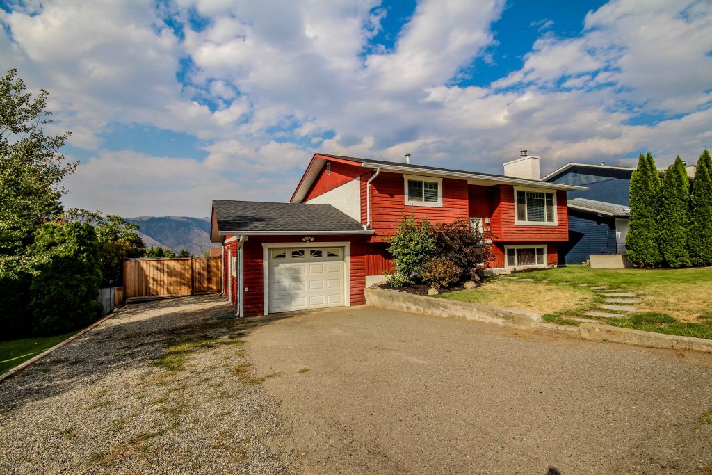 New Listing 2362 Omineca Drive, Juniper Heights, Kamloops BC