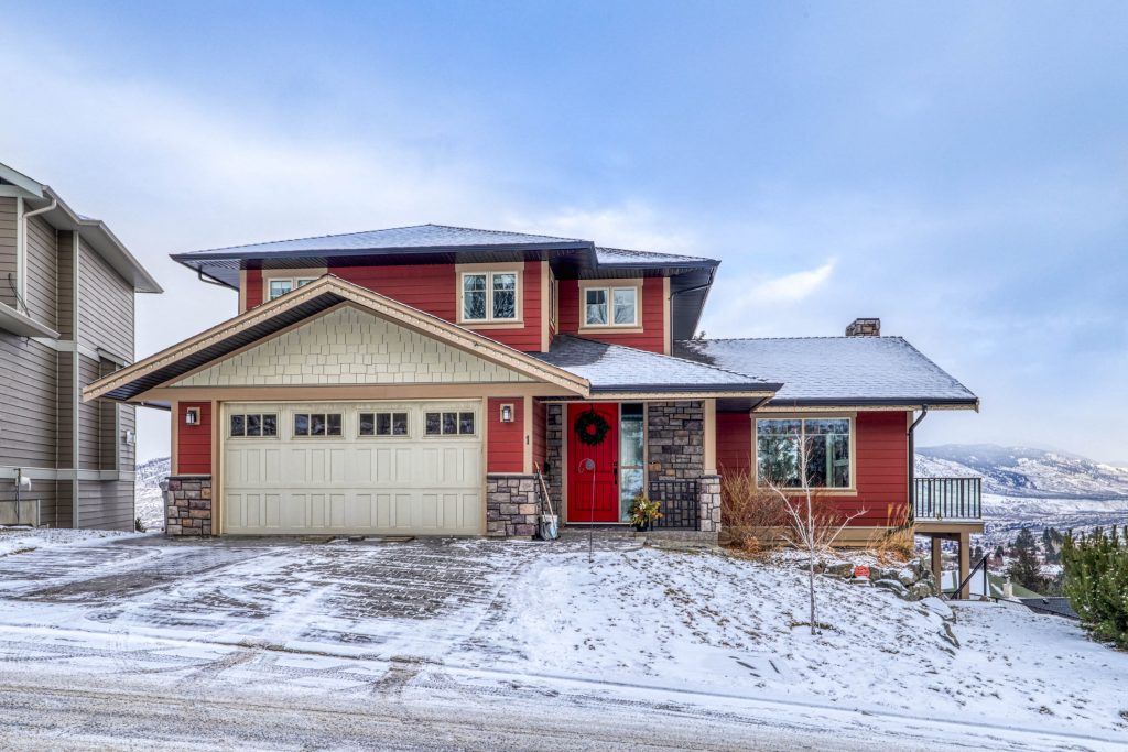 New Listing 1460 Azure Place, Sahali, Kamloops, BC 714,900