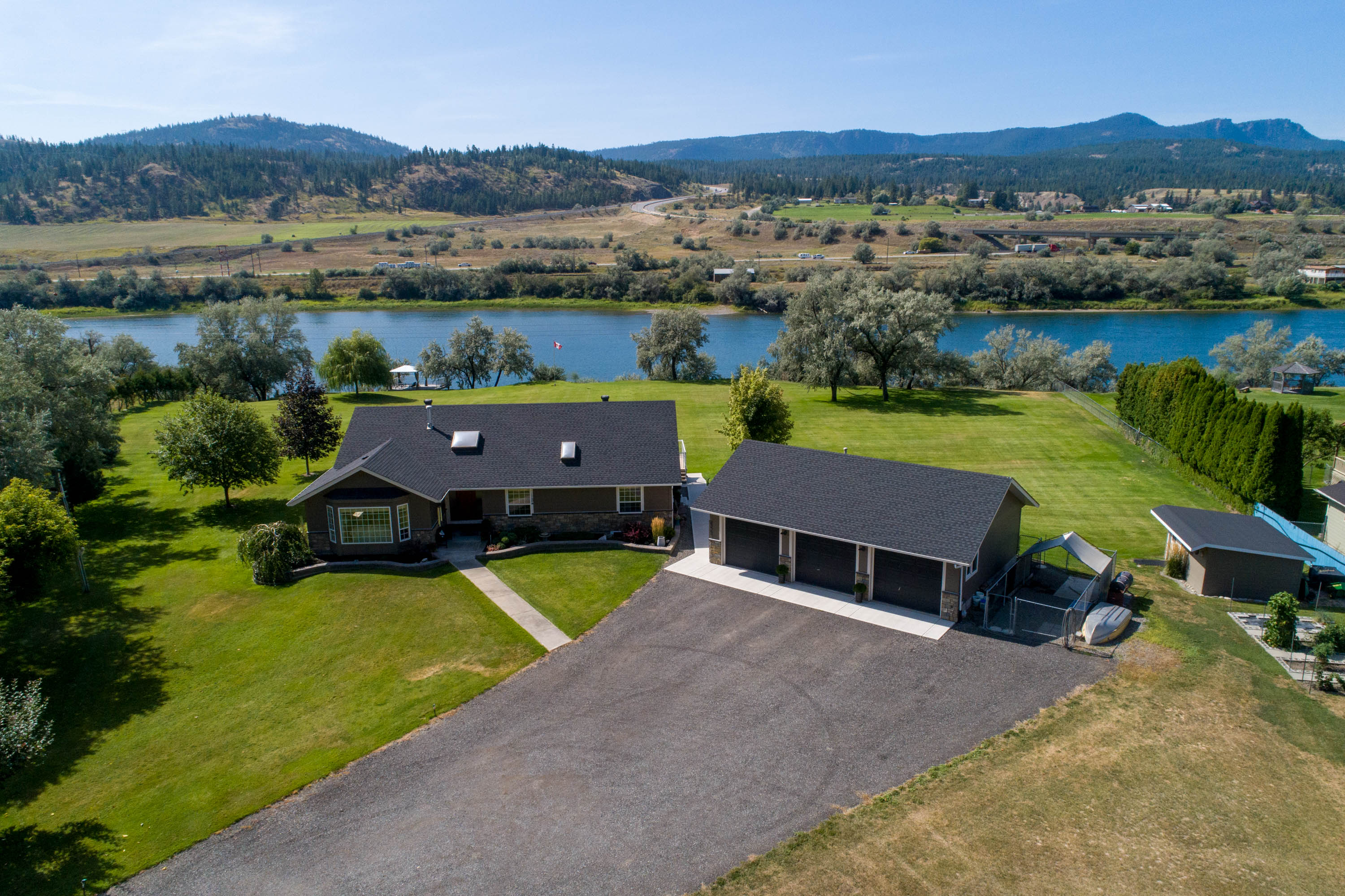 New Listing 4006 Shuswap Road E, South Thompson Valley, Kamloops, BC 1,149,800 Kamloops Real