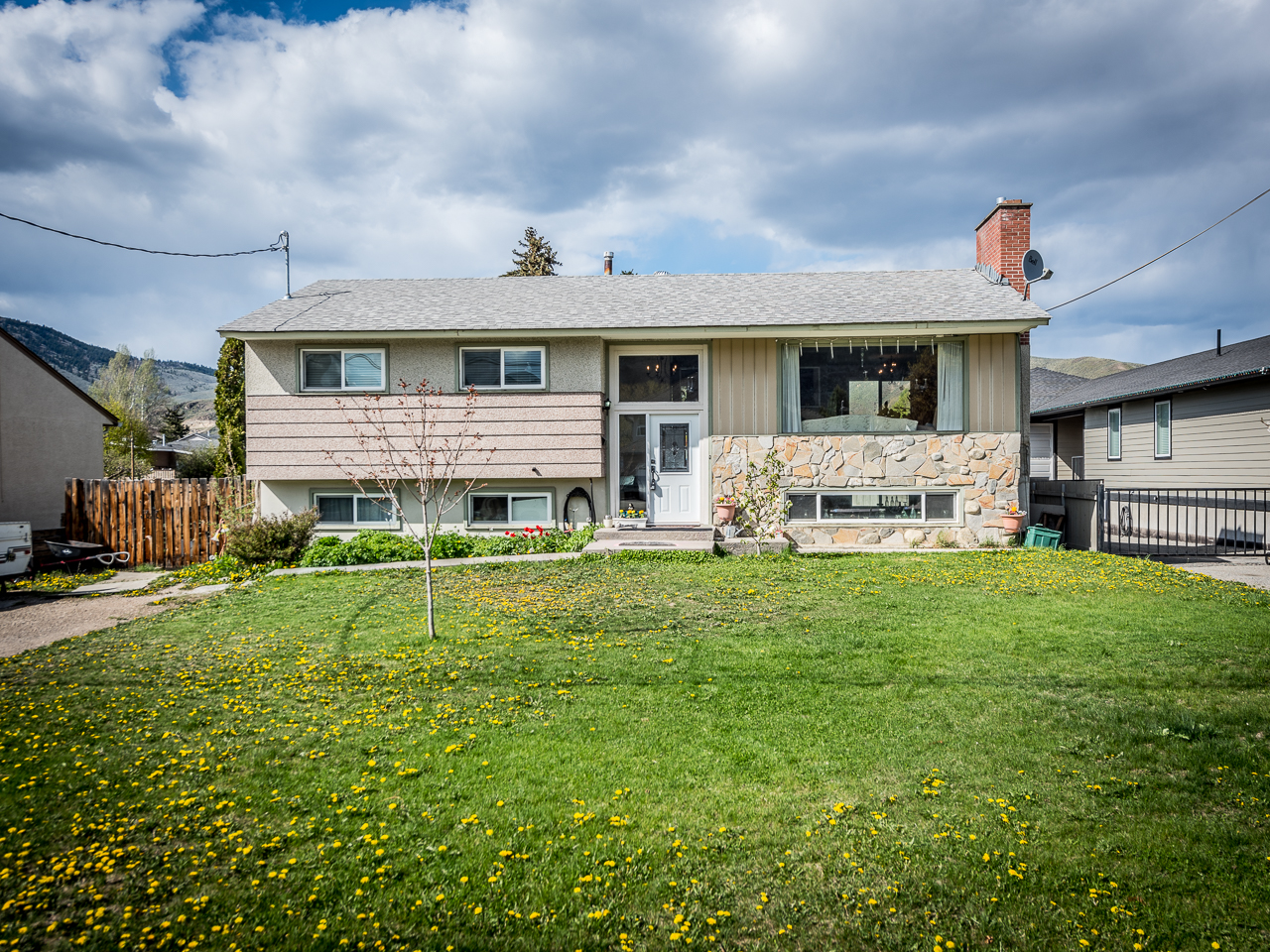 New Listing 2534 Glenview Ave, Brocklehurst, Kamloops, BC, 474,900
