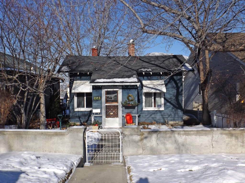 Kamloops Home For Sale 956 Pine St, South Kamloops, B.C. 279,900