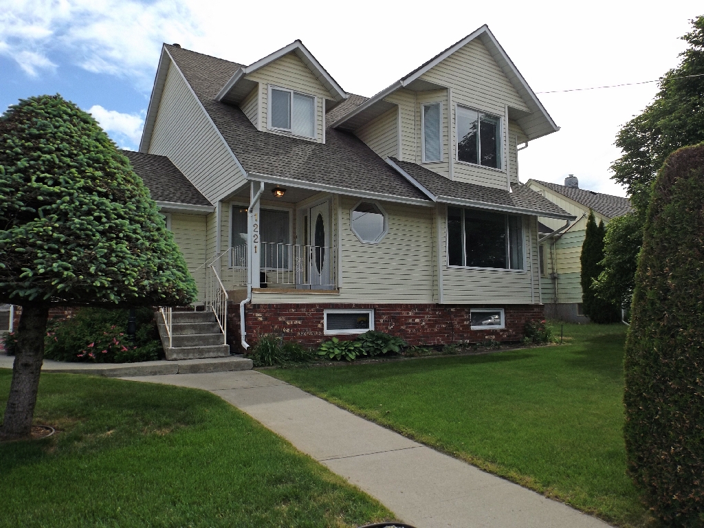 Kamloops Home For Sale 1221 Columbia Street, South Kamloops, B.C