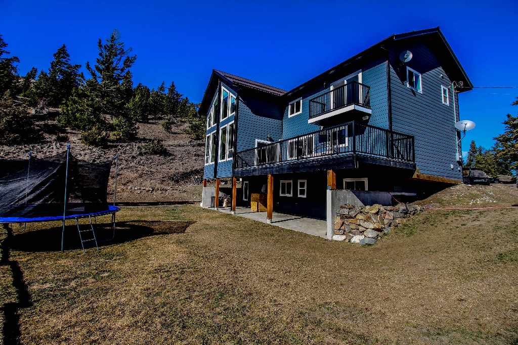 5889 Old Stagecoach Road, Knutsford, Kamloops Real Estate