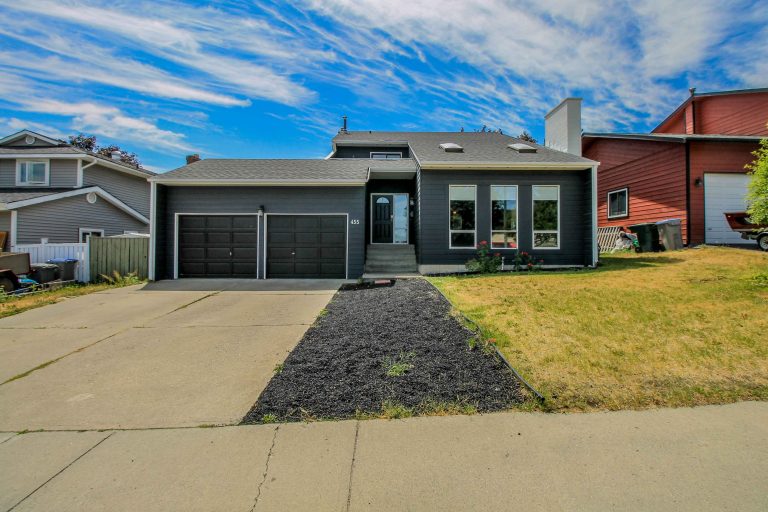 New Listing 455 Laurier Drive, Aberdeen, Kamloops, BC 439,500